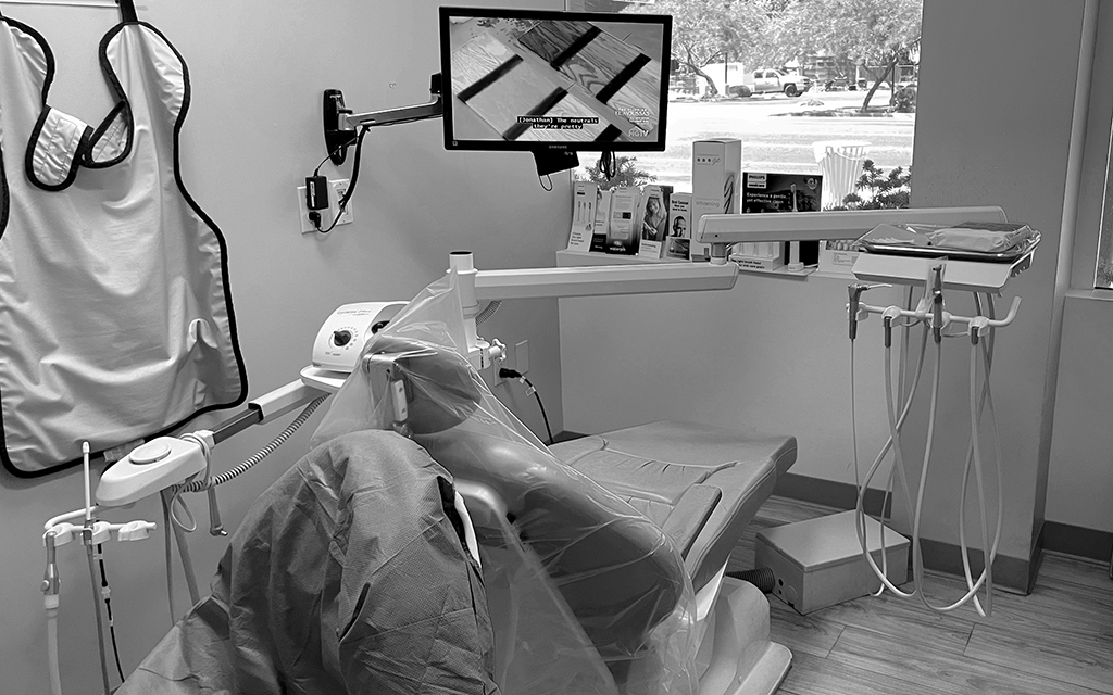 The Arizona State Dental Board of Examiners is charged with licensing dentists, like those that work in Dr. Anthony Herro’s dental office in Phoenix. (Photo by Albert Serna Jr./The Howard Center for Investigative Journalism)
