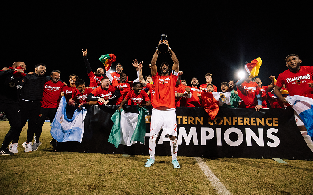 PHX Rising Raising Trophy