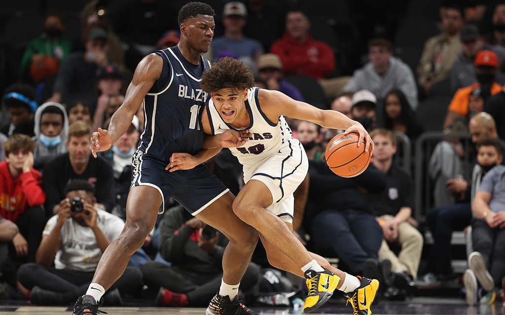Perry High School forward Koa Peat leads his team toward another shot at basketball glory this postseason. (Photo by Christian Petersen/Getty Images)