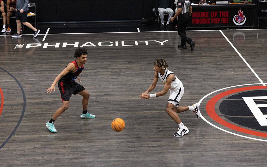 The EIBC Finals Championship game between Red Rock Academy and Canyon International Academy drew large crowds eager to watch talented basketball prospects. (Photo by Noah Maltzman/Cronkite News)